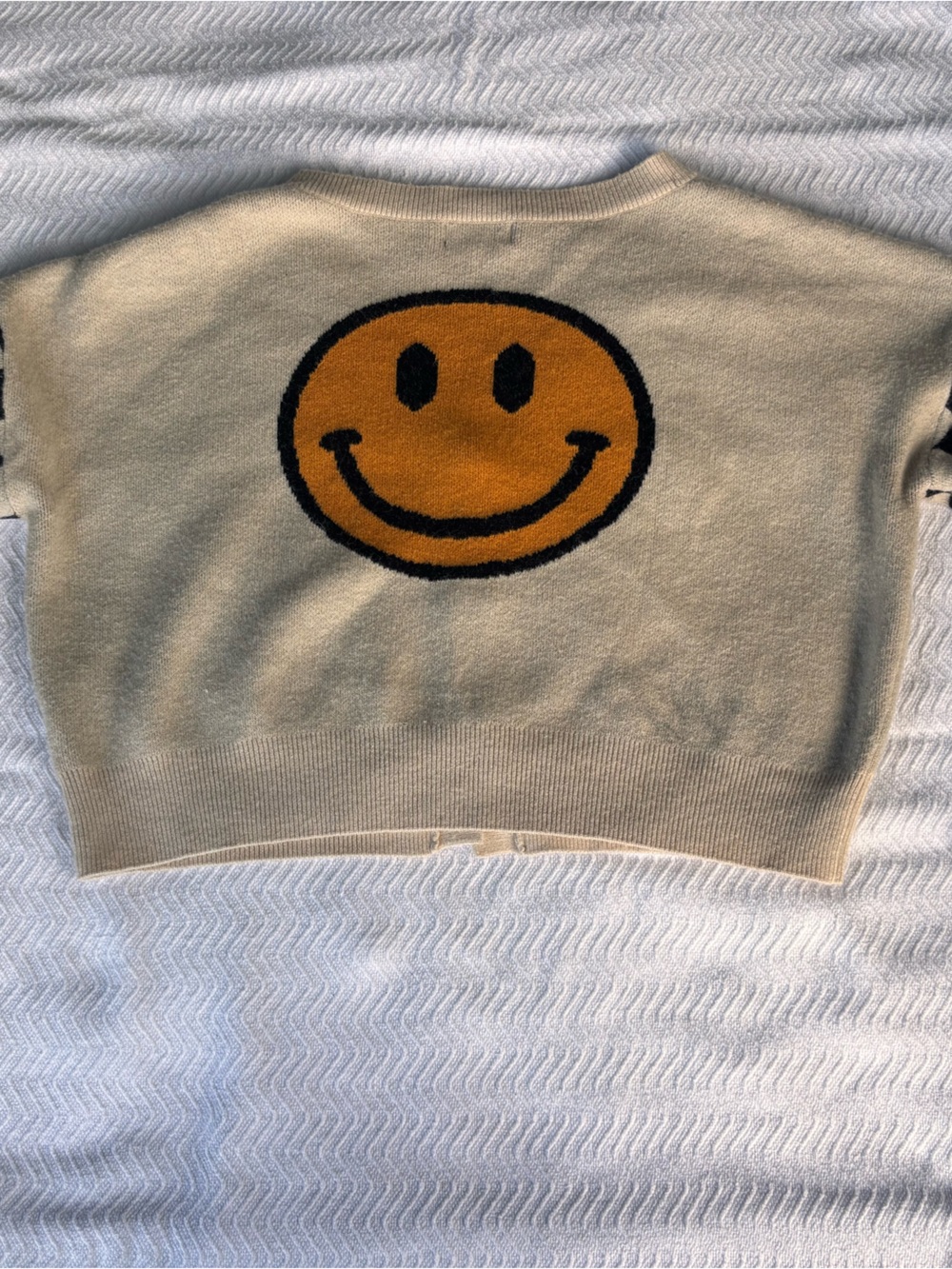 Smiley Face Checkerboard Sleeve Cropped Sweater - Cream and Black